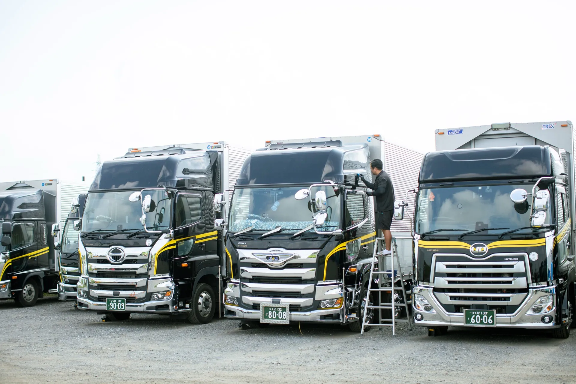 日野プロフィア13tウィング